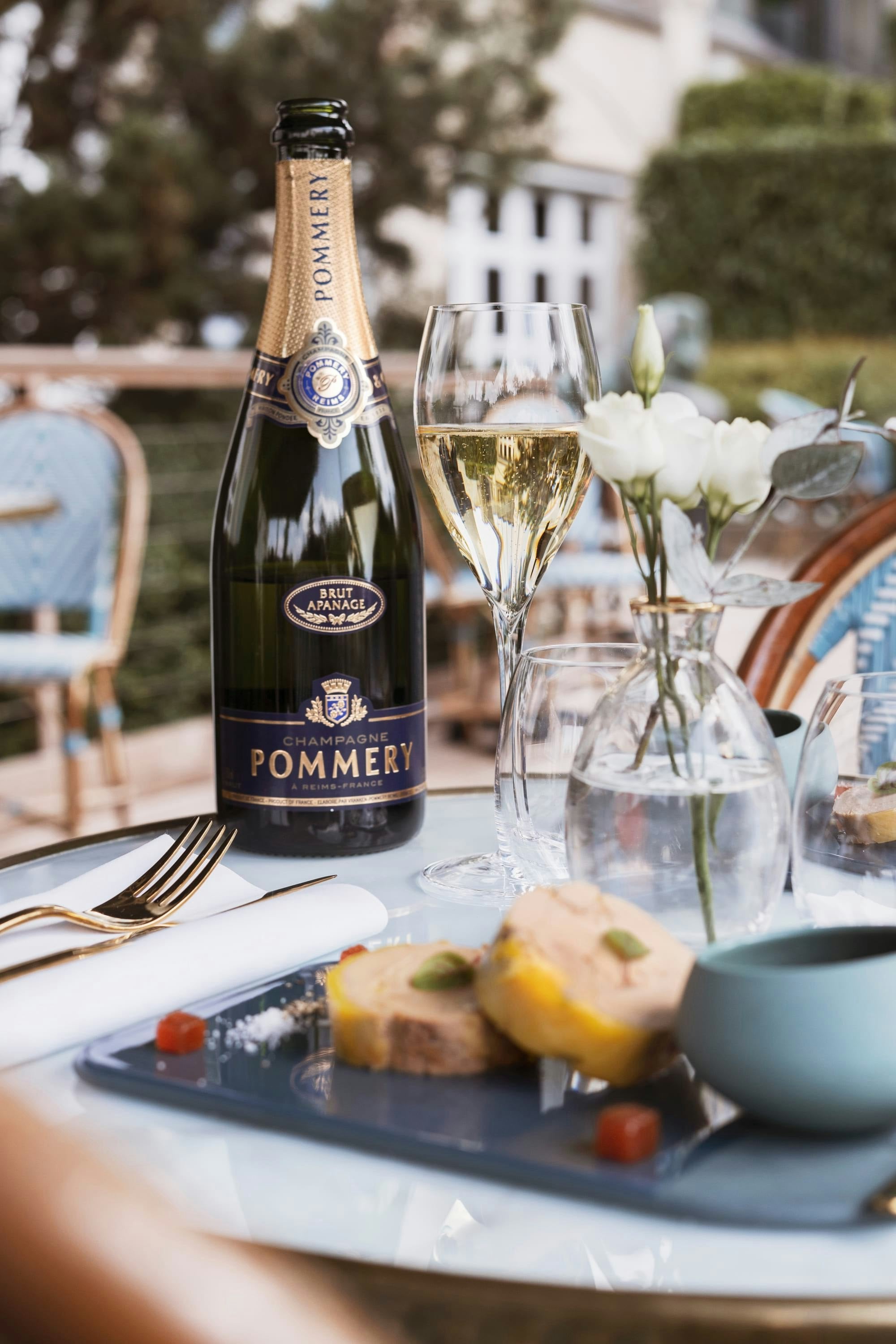 POMMERY Champagne Rare Blue Book